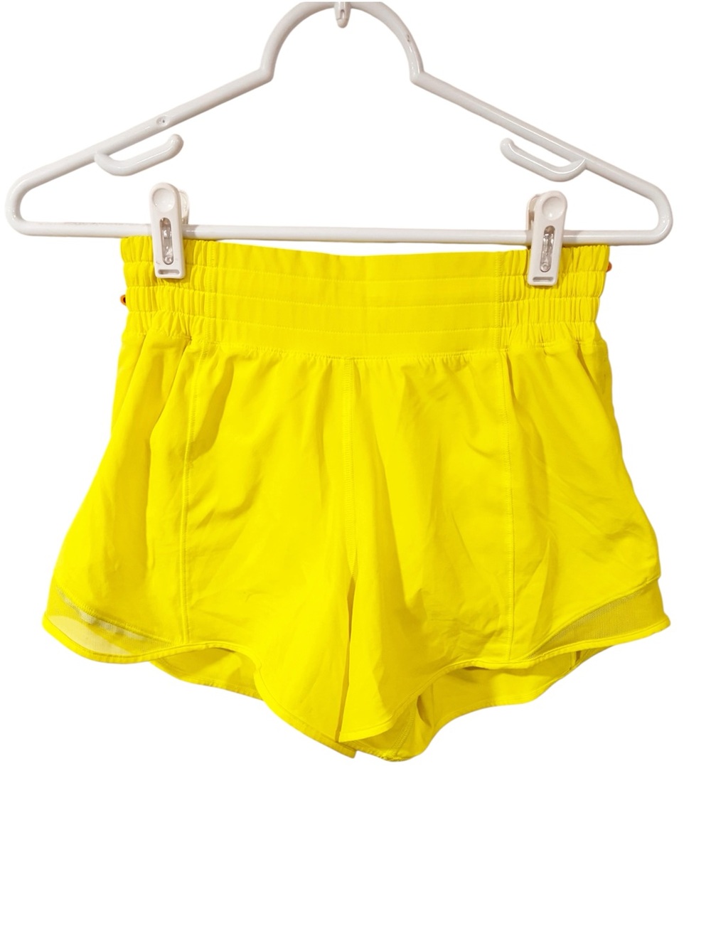 Lululemon Hotty Hot HR Short 4” Lined Size 4 Sonic Yellow